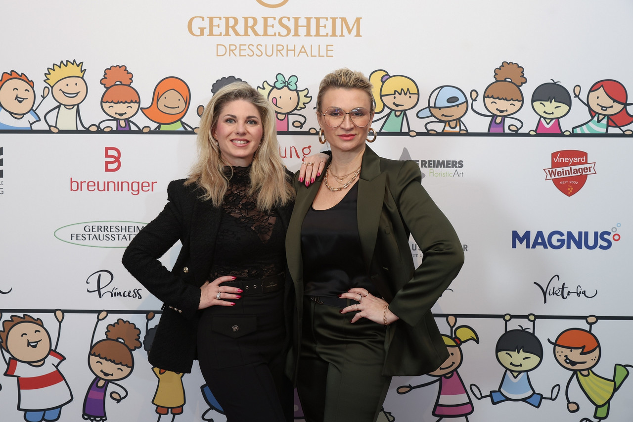 web SKj Neujahrsempfang Christine udn Ella Deck