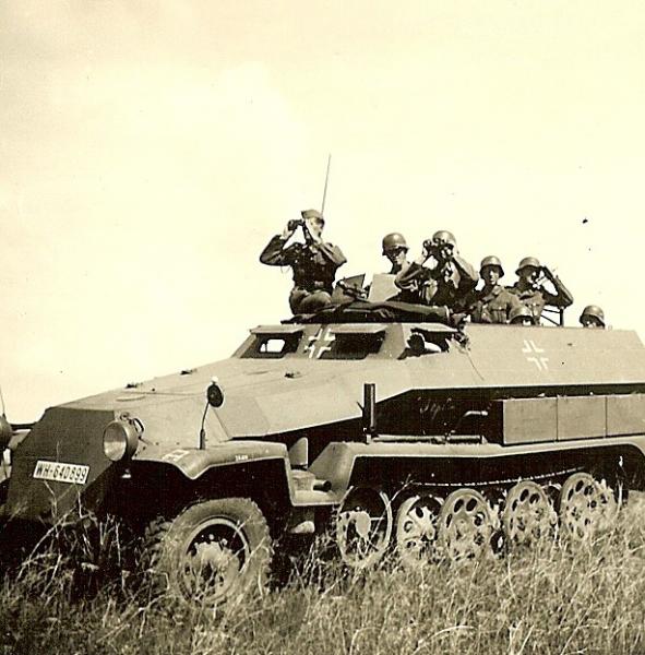 RARE! German Troops in Sdkfz.251 Armored Personnel Halftrack (WH-640899)!!!--