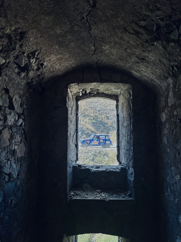 9857EFBE-4CF0-40B3-81C6-34E1B91DFED9