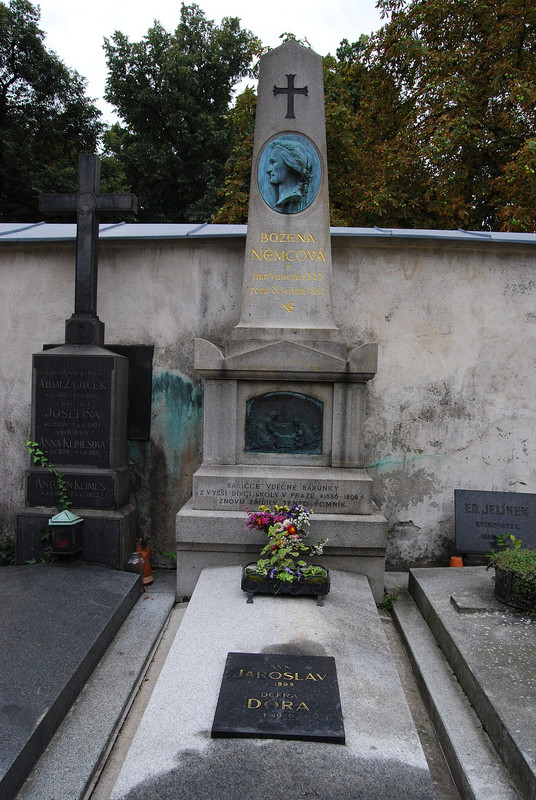 Slavín_(hrobka)._Vyšehradský_hřbitov._(18)