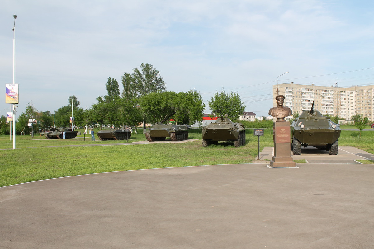 Военные и технические памятники – г.Энгельс самолёты,танки,ракета,грузовые,вертолёты,Ту,ЖД,пожарные,макет,корабли,МиГ,Ми,паровозы,авиация,легковые,тепловозы,Саратовская область,военное