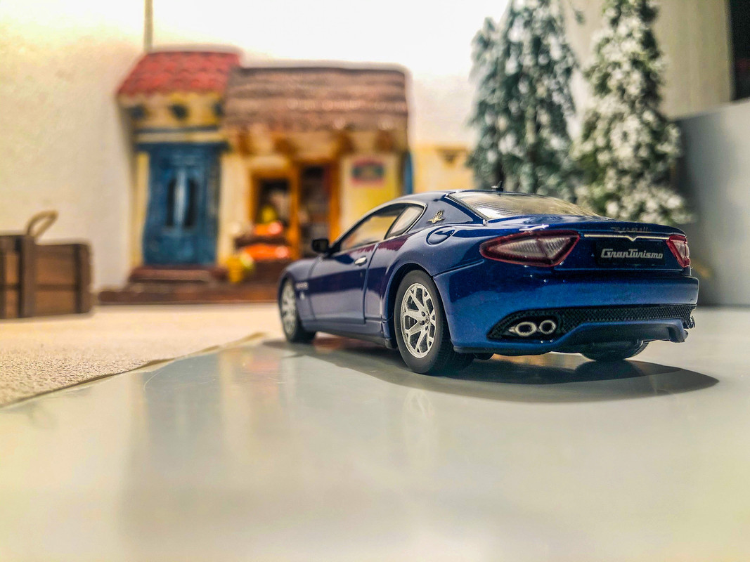 F2E3B504-7F09-4A6D-99C5-E46286C8E7CD