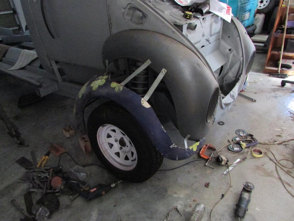 Building up the Front fenders (2)