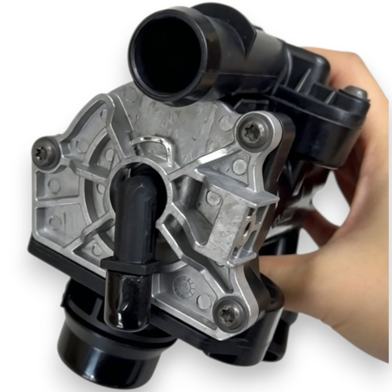 Mercedes Benz Engine Coolant Thermostat Housing for C-Class W205 E-Class W213 GLC X253 GLE W167 C200 C300 E350 (OE: 2642001501 / A2642001501 / 2642003901 / A2642003901)