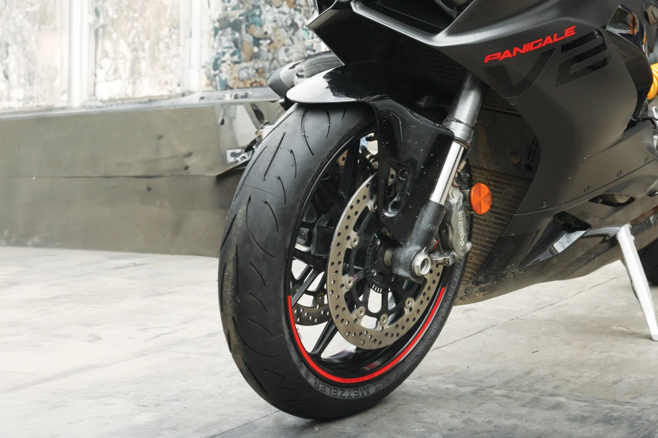 Torque Block tyre expertise for Ducati Panigale V2