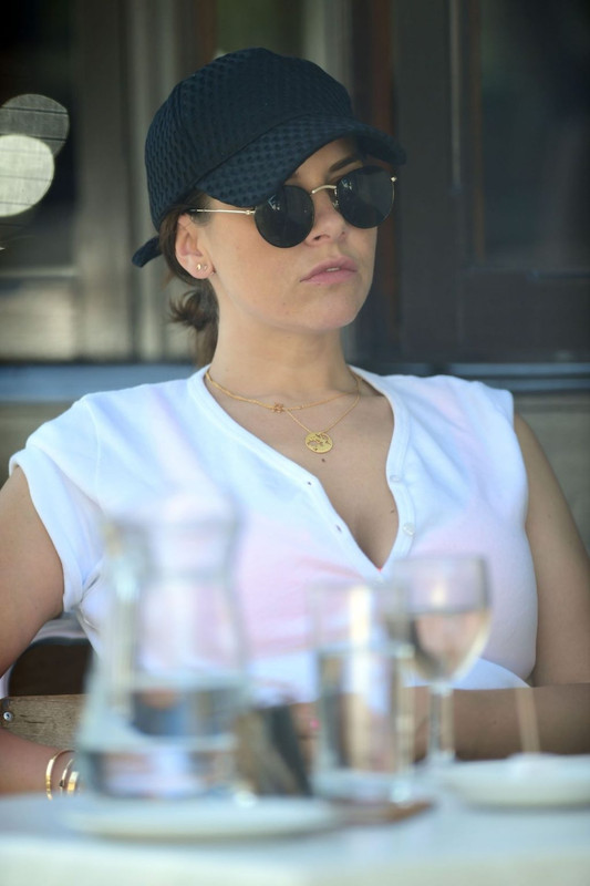 Imogen-Thomas-UpskirtSTARS.com (23)