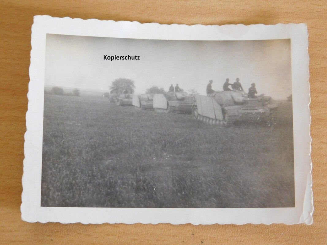 Originales Foto, Kolonne Sturmgeschütze, Panzer, Wehrmacht, 2.WK