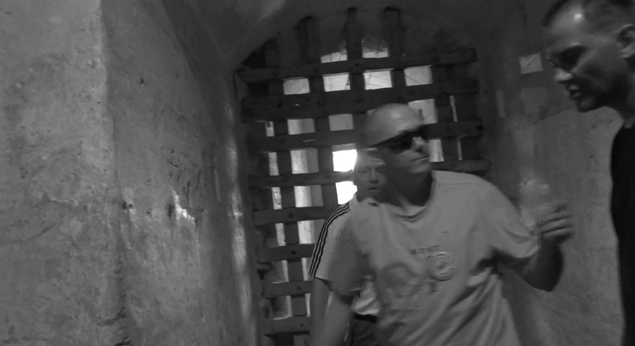 06.21j -  Scenka książkowa w lochach