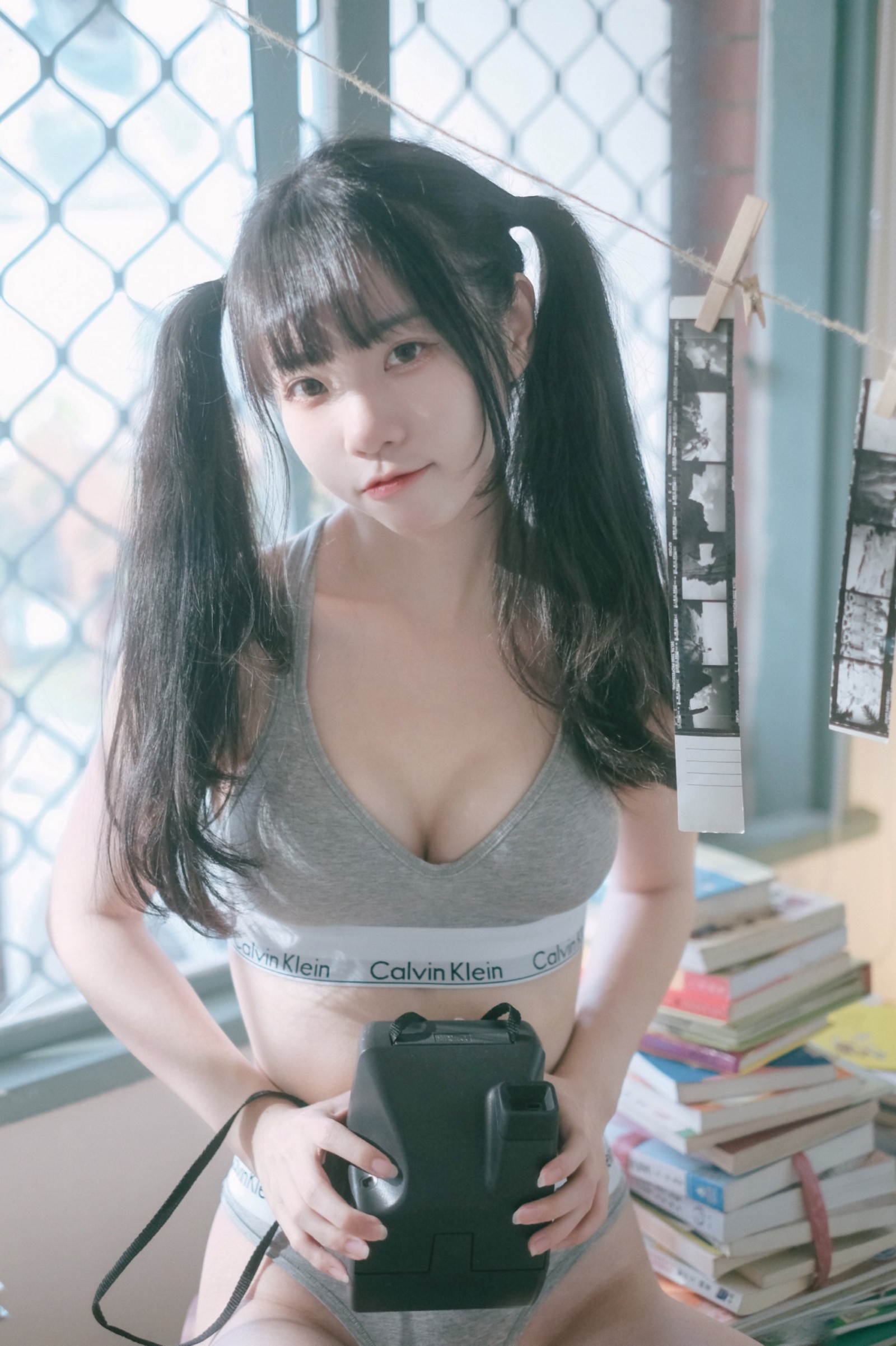 可可小白兔 首發 居家可攜帶小蘿莉🐰 写真集 – 私房主题 高清图 [22P-77MB]插图2