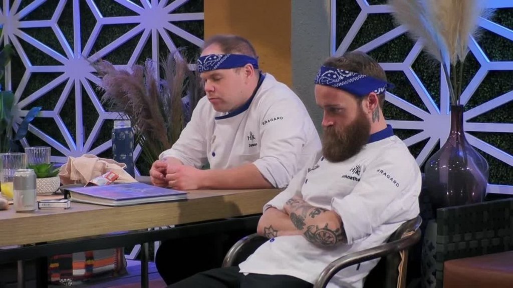 [Image: cfyd70ttla39.jpg]