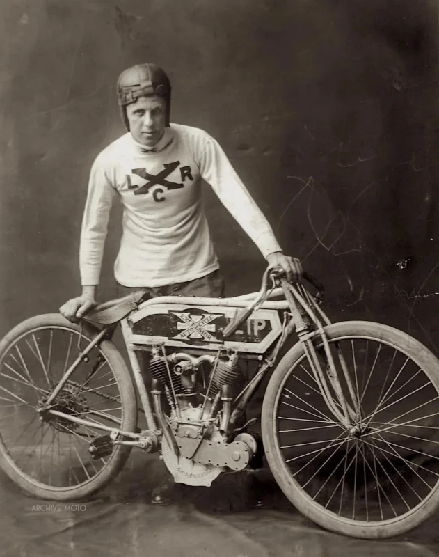 august 21st 1926 motorcyclist curley fredericks made the v0 9fd6l1z02qkh1