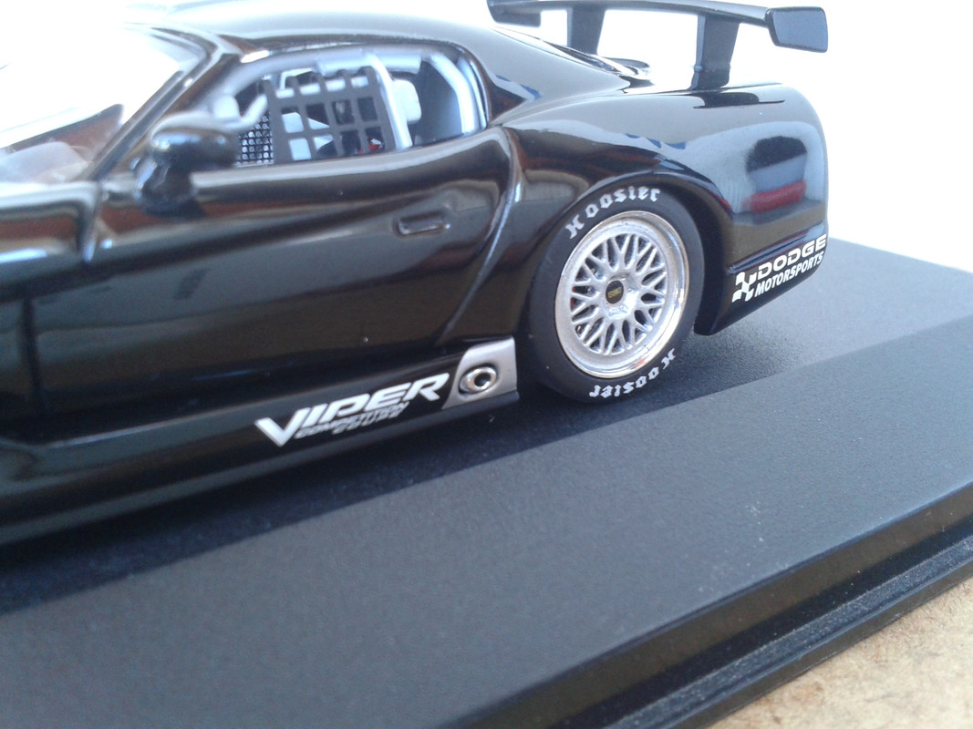 2003 Dodge Viper Mk III Competition Coupé (Auto Art) (18)