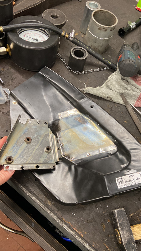 B3990E97-52DE-427B-B051-E40013DF026A