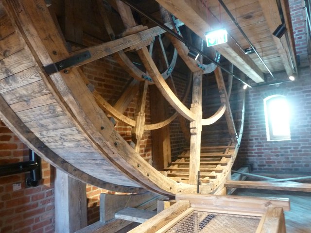 Gdansk en 3 dias y medio. - Blogs de Polonia - DIA 2.- Paseo por el centro:  calle Dluga, iglesia de S. Maria,  muelles,  grúa (23)