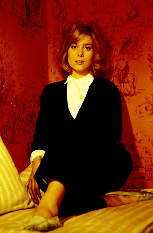 catherine_deneuve_md79
