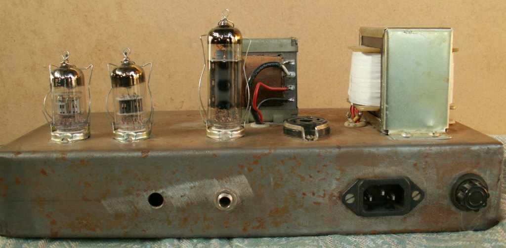 AX84-Face-с-зади1