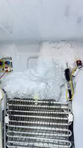 Acúmulo de geada bloqueando os ventiladores de ar