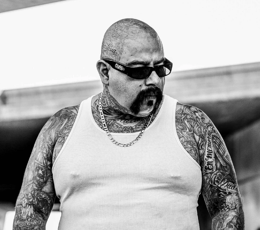 Pour-les-chicanos-de-Los-Angeles-le-devoir-de-m-moire-passe-par-le-tatouage.png