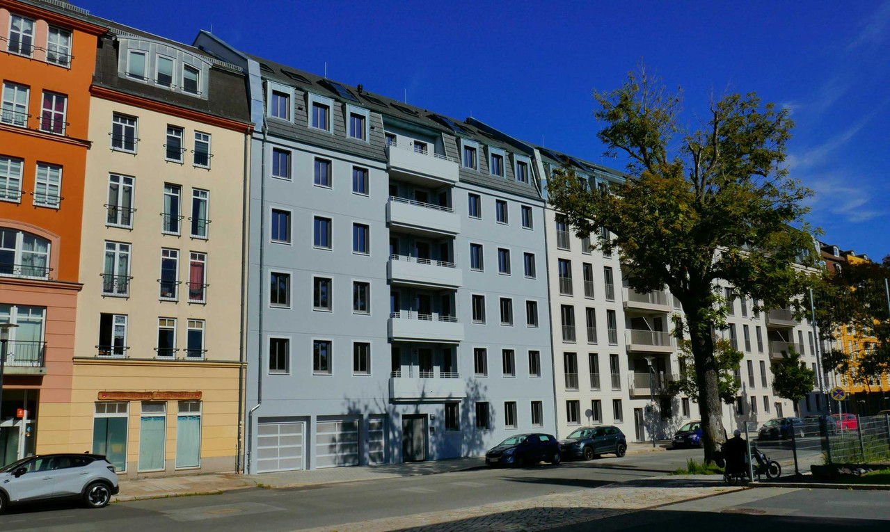 Bild: https://i.postimg.cc/gJ3kQPLq/P1380497.jpg