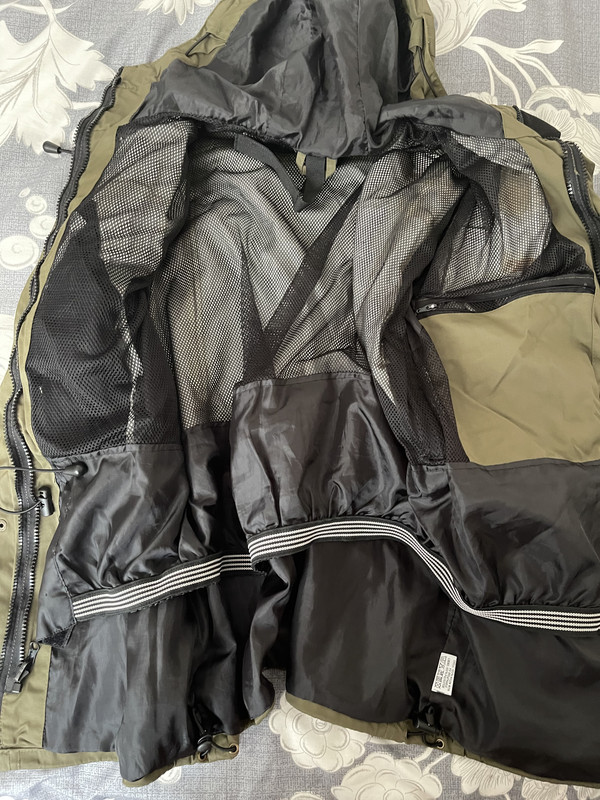 FC1E05B1-3D78-45F9-85F4-30E4194B9250