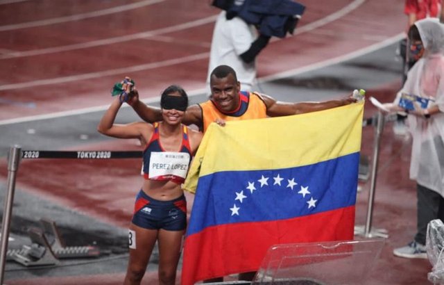 Linda Pérez gana medalla de oro Linda Pérez gana medalla de oro