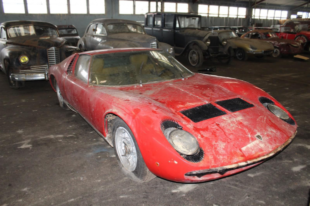 09_Classic_Sports_Car_French_Barn_Find_033