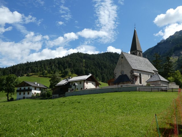 Dolomitas y noreste de Italia en verano de 2025 (En construcción) - Blogs de Italia - DÍA 5 – Iglesias Sta. Maddalena y S. Giovanni / Chiusa / Bolzano (4)