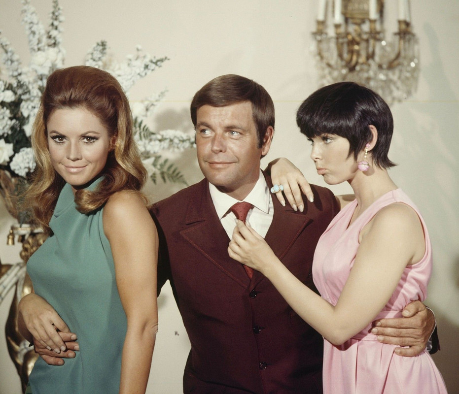 yvonne_craig_195