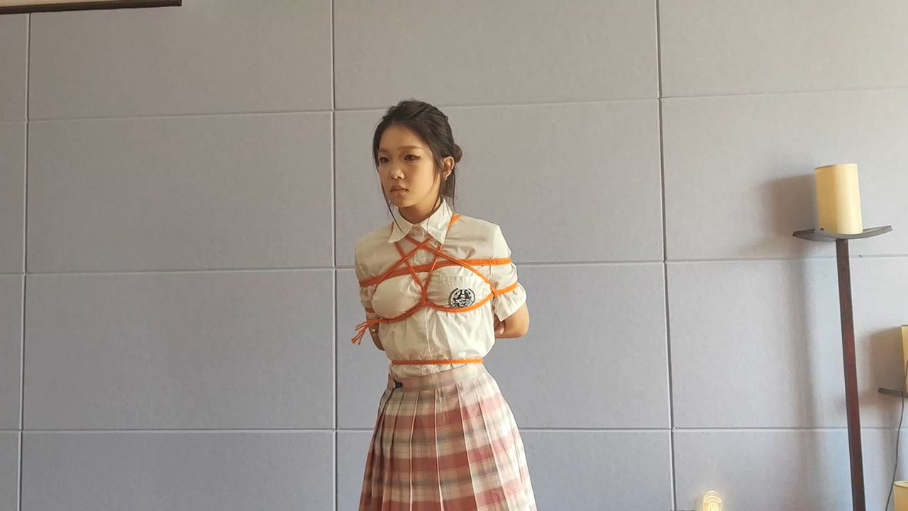 一绳所爱 喵喵白色麻绳极限后手观音.mp4_20231220_132842.261