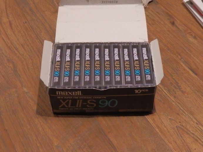 maxell.jpg