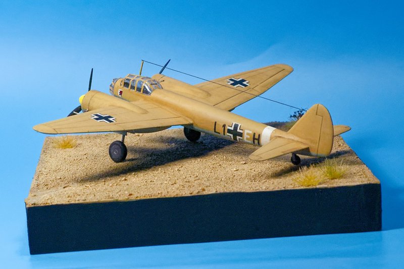 Junkers-Ju-88-A-1-144-Academy-004.jpg