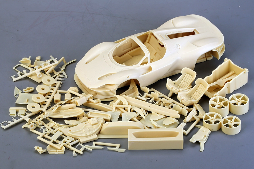 1-24-scale-model-car-kit-Ferrari-Daytona