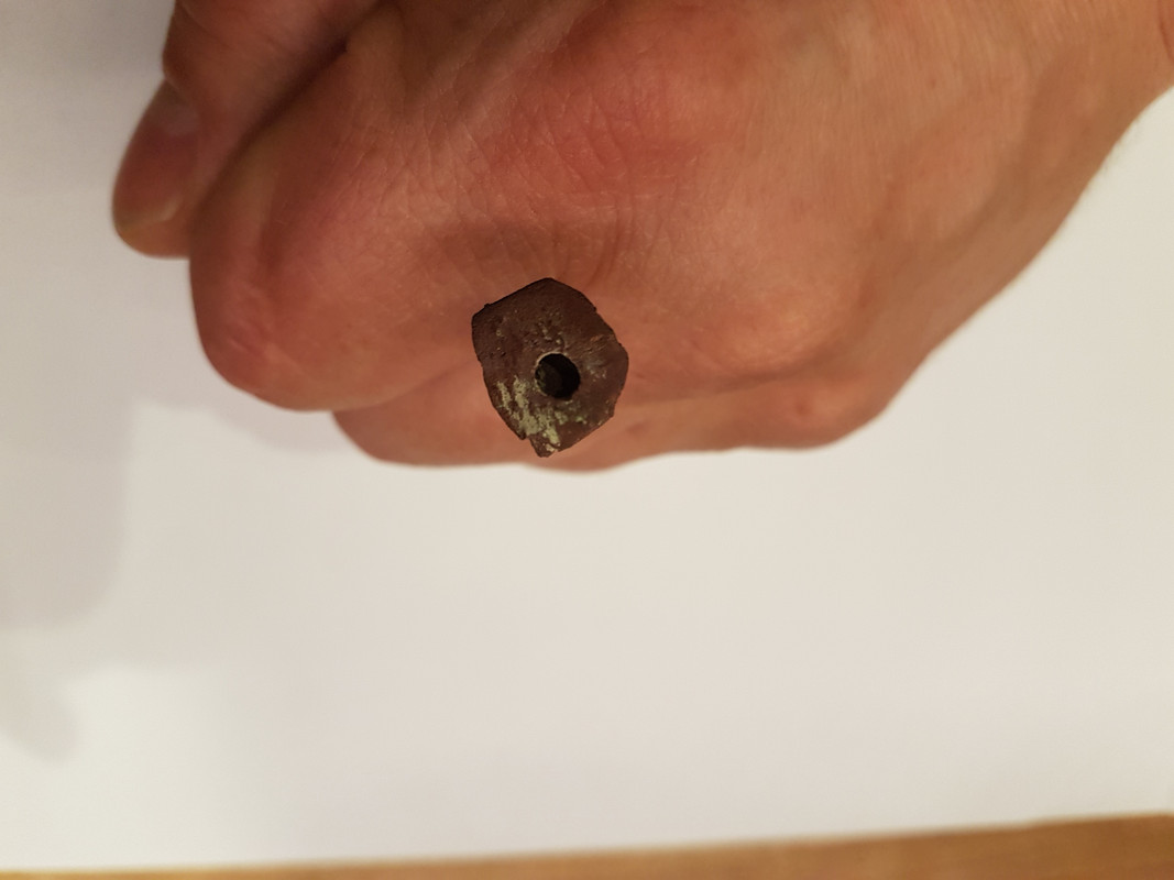 180507_rintaneulan reikä
