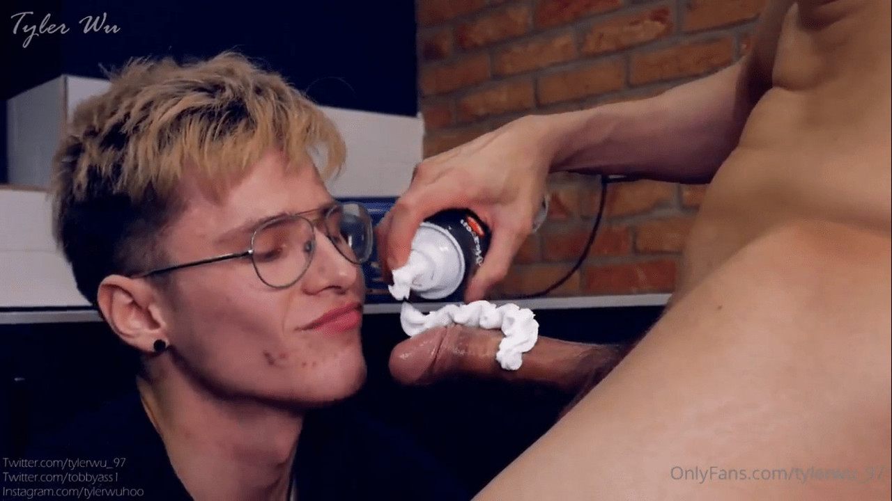 Wlademar Bergs Jerks His Massive Cock And Cums In His Coffee | PornX