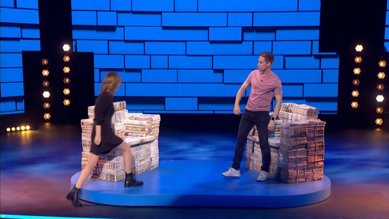 11.22 - 23.00.00 - The Russell Howard Hour. New & Exclusive. Russell ....mts_snapshot_00.45.10.061
