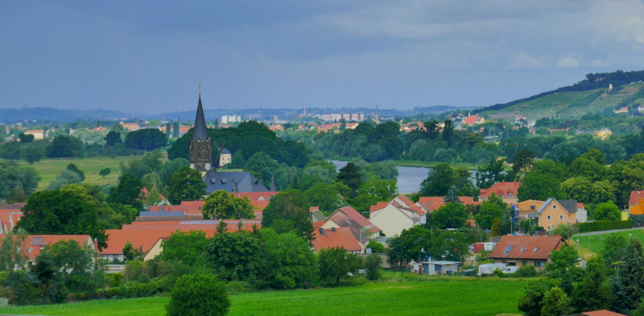 Bild: https://i.postimg.cc/gJJqJRGn/P1360705.jpg