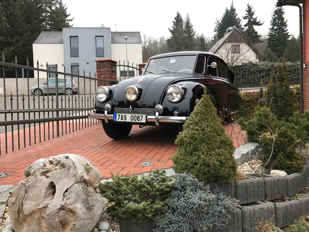 C37DD2B1-28B0-4410-B072-6B4D3AF6199D