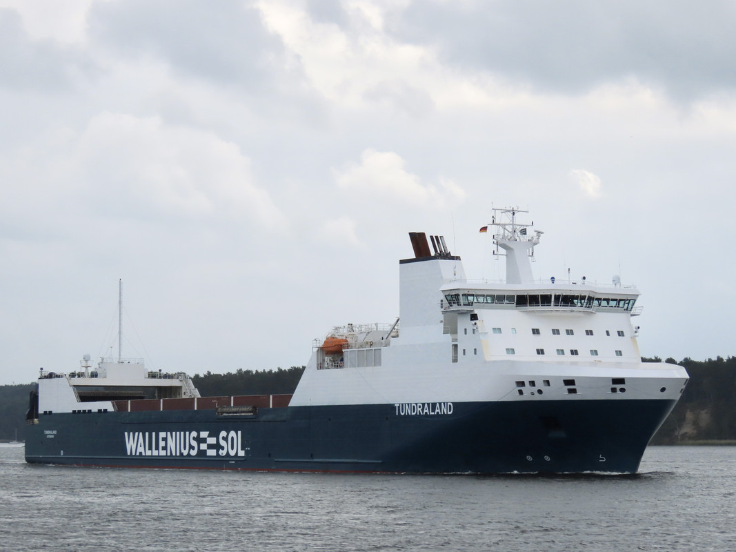 FC999D13-5FC3-40F3-9148-C019B2A39B12