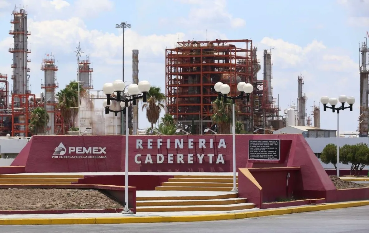 Álvarez Maynez propone consulta ciudadana para cerrar refinería de Cadereyta en NL