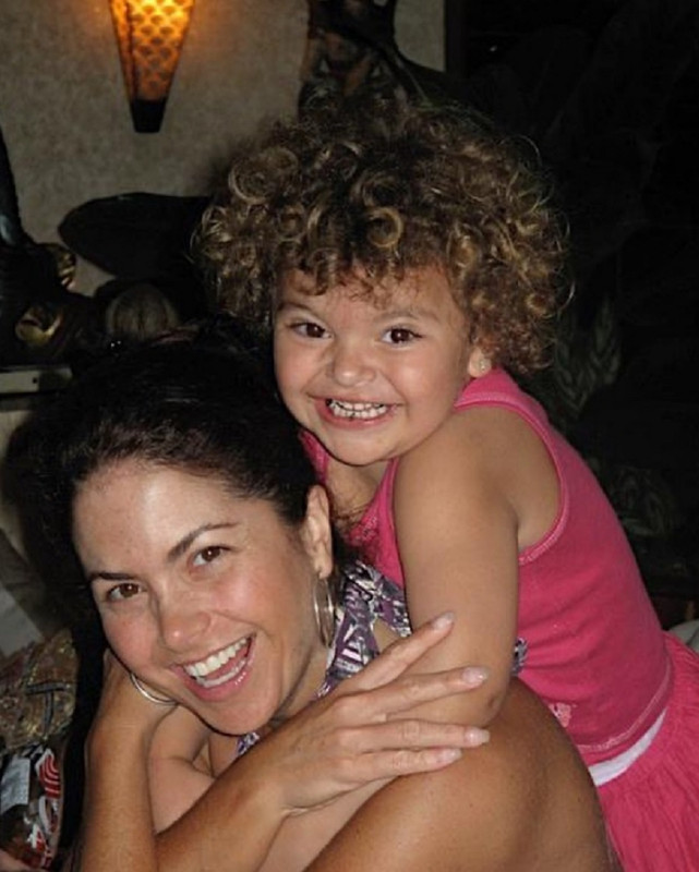 Lucerito Mijares en 5 tiernas y mejores fotos de infancia te van a cautivar