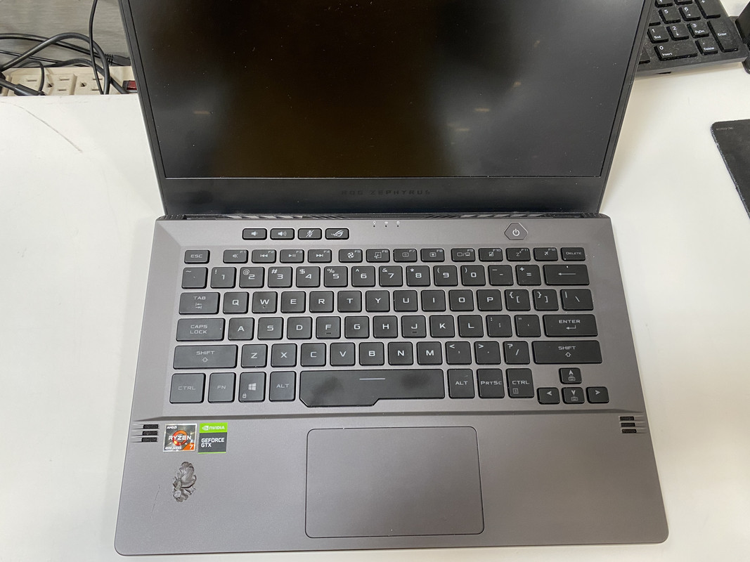 Has anyone else had bubbling issues like this? r/ZephyrusG14