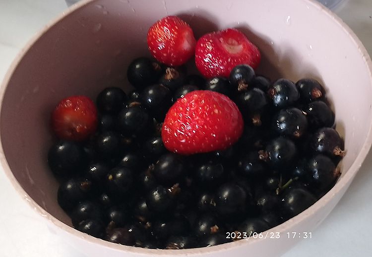 https://i.postimg.cc/gJRQWL7j/fribizli-eper-2023-06-23.jpg