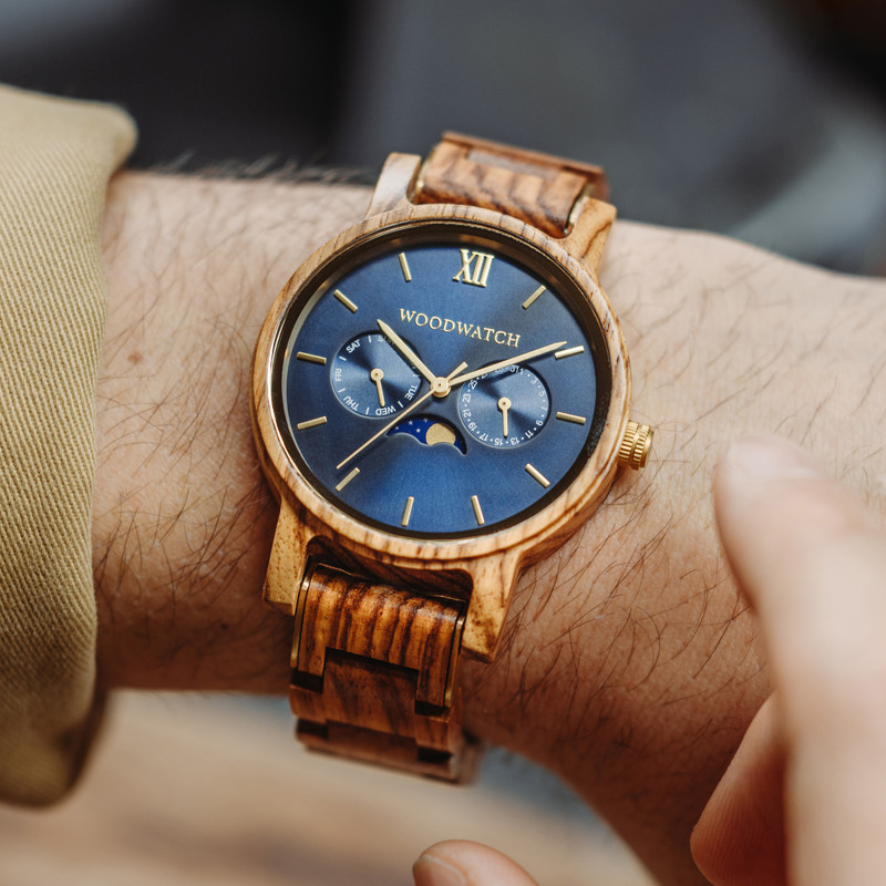 Classic-Sailor-watch-with-blue-dial-stylish-Father-s-Day-gift-for-classy-dads