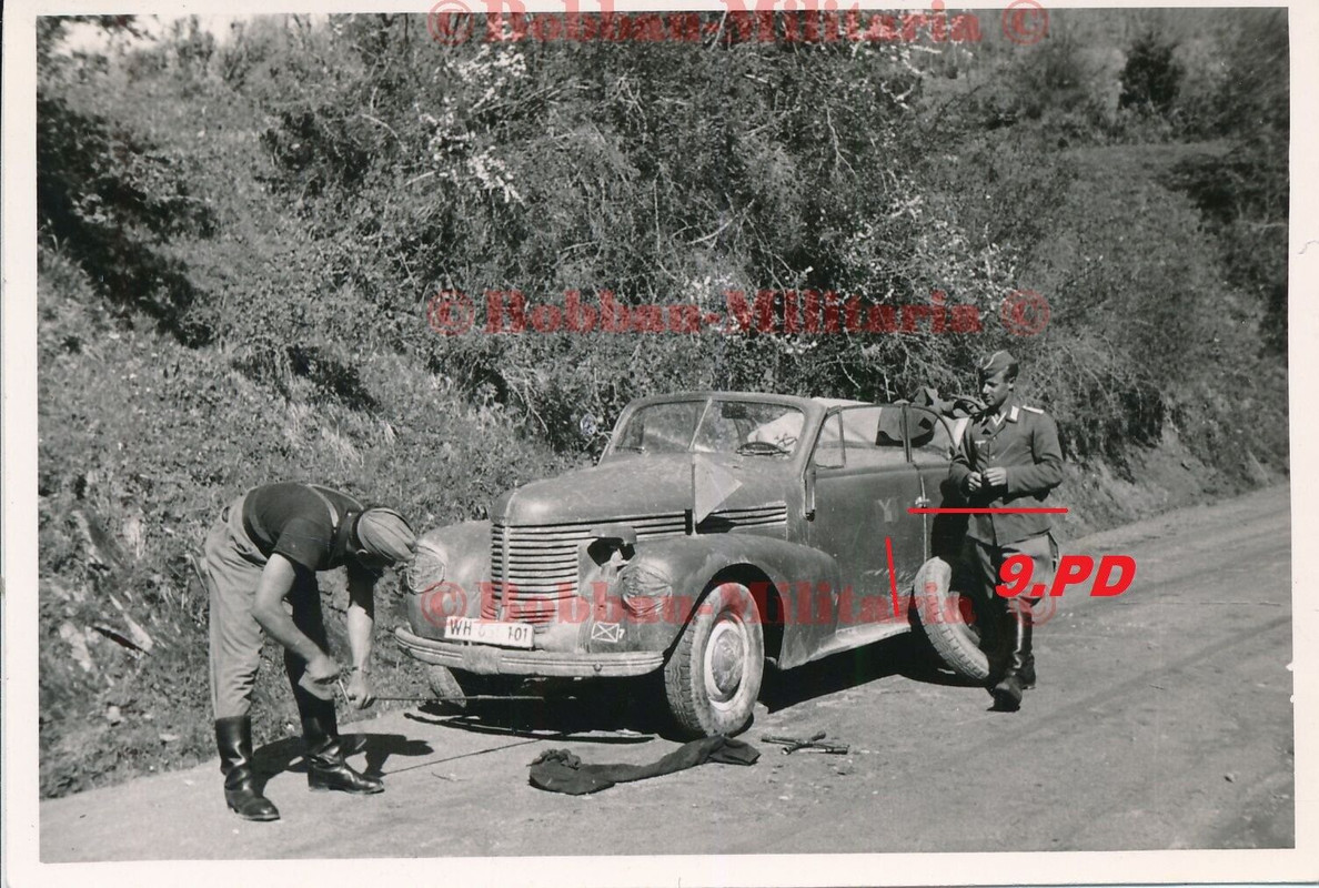 Albanien 1941 dicker Opel Kapitän Kommandeurswagen Stander 9.Panzer-Div.