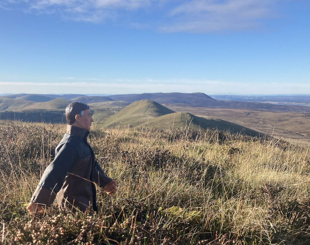 hillwalker is enjoying a stroll in the Pentlands. Part one  IMG-2441b