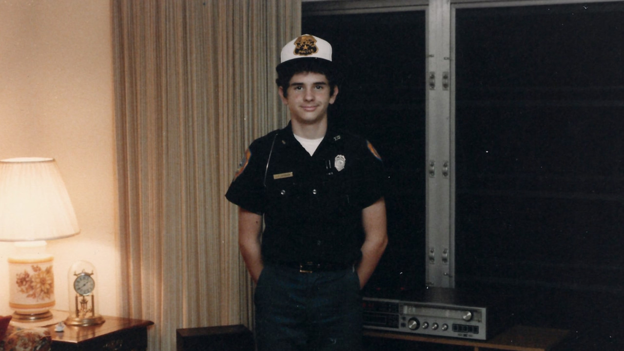 McMillions (2020) S01E05 Episode 5 1080p AMZN Webrip x265 10bit EAC3 5.1 - Ainz[TAoE].mkv