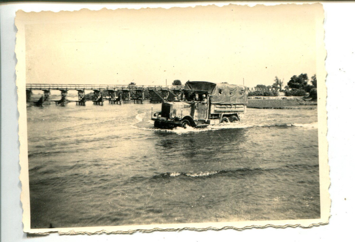 Orig.Foto LKW Büssing Wehrmacht Wasserdurchfahrt