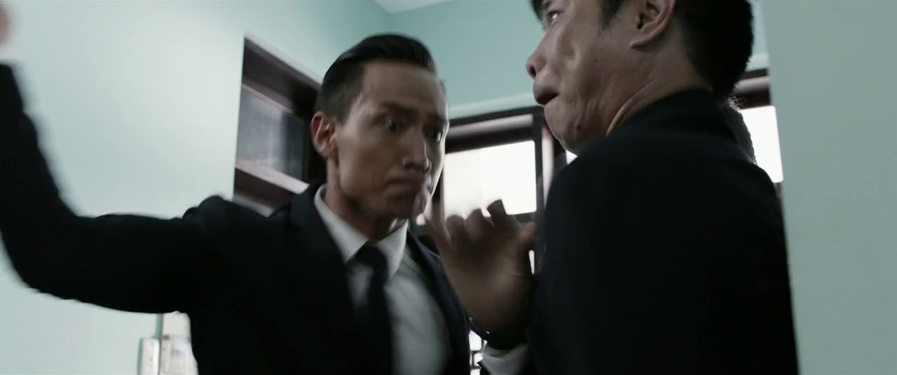 Saigon-Bodyguards-2016-WEBRip-Hindi-Kor-720p-x264-AVC-HE-AAC-5-1-ESub-mkv-0000