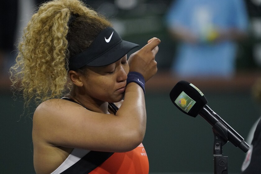 Naomi Osaka fue insultada por aficionado en Indian Wells y ella rompió en llanto