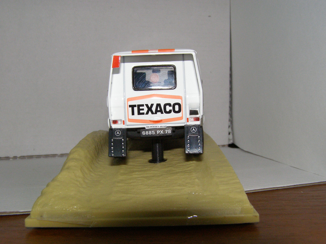 Mercedes Benz G 280 Dacar 83 by Norev (11)